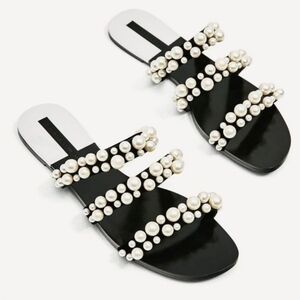 🥳Zara Black Sandals with Pearl Details